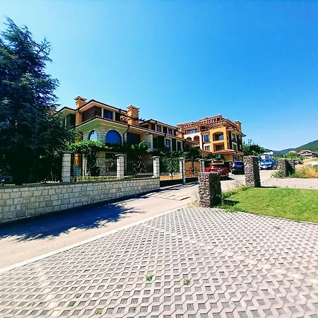 Marina Private Apartment *